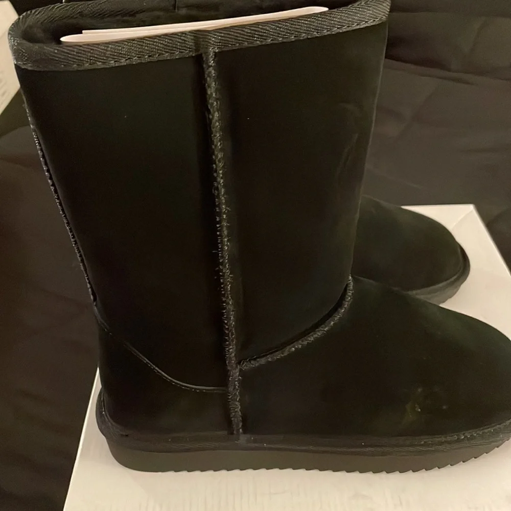 🔥Sale🔥pretty and comfy black suede boots..NWOT..NIB..never worn.. - Picture 4 of 5